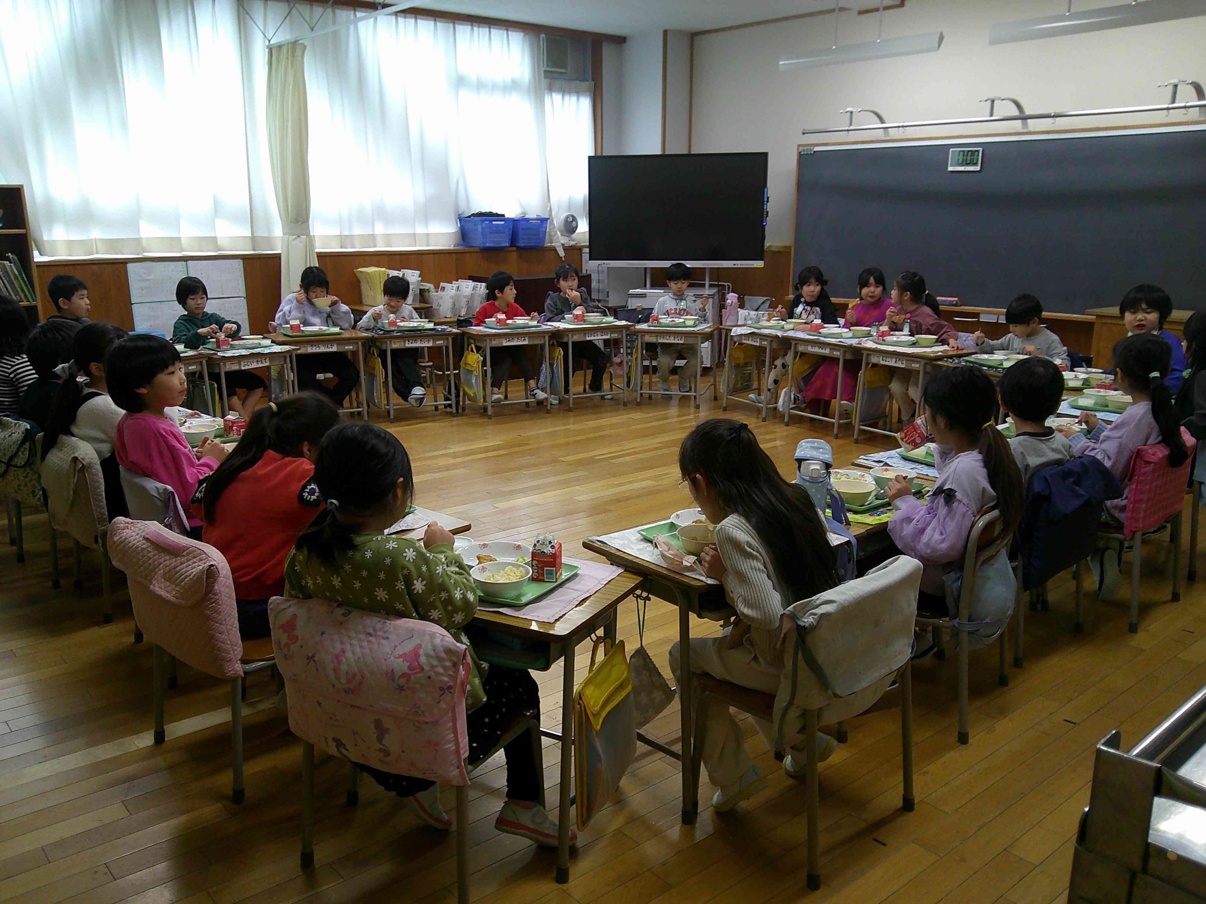 1225給食風景1－２