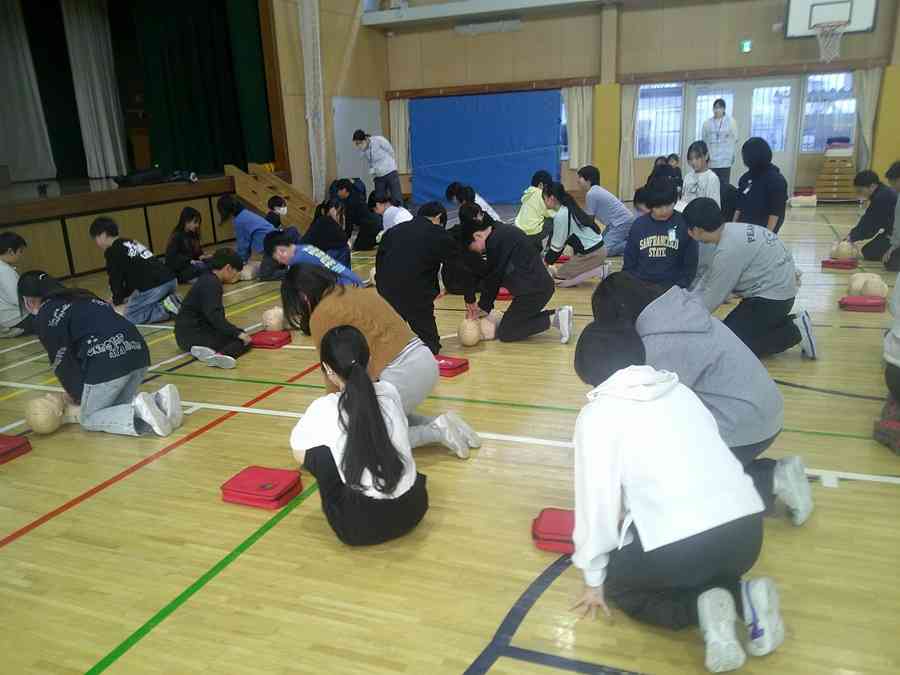 0123AED講習6年仲よし6年