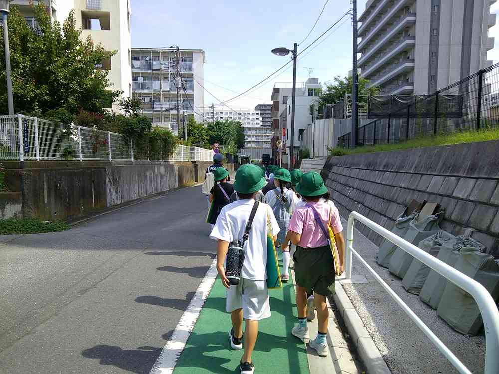 080714　2年生活科見学１