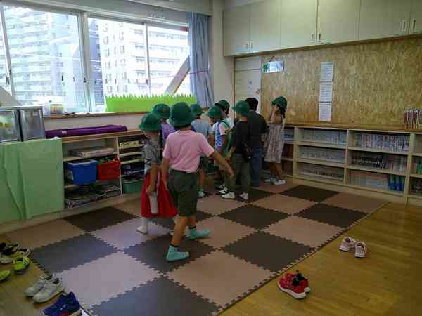 0714　2年児童館見学5