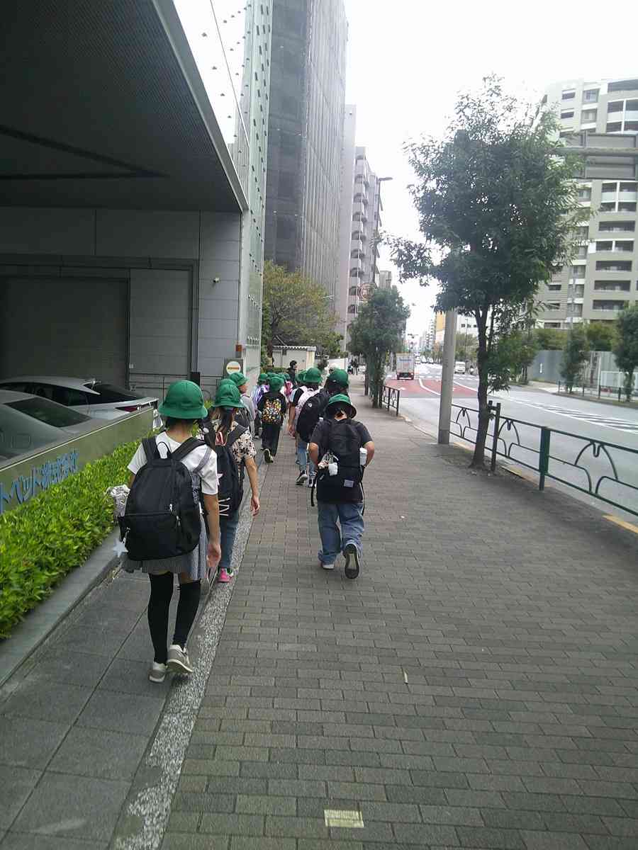 1023 2年生活科見学５